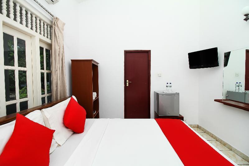 Oyo 347 Hotel Empryean Katunayaka Bagian luar foto