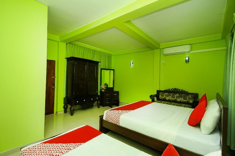 Oyo 347 Hotel Empryean Katunayaka Bagian luar foto
